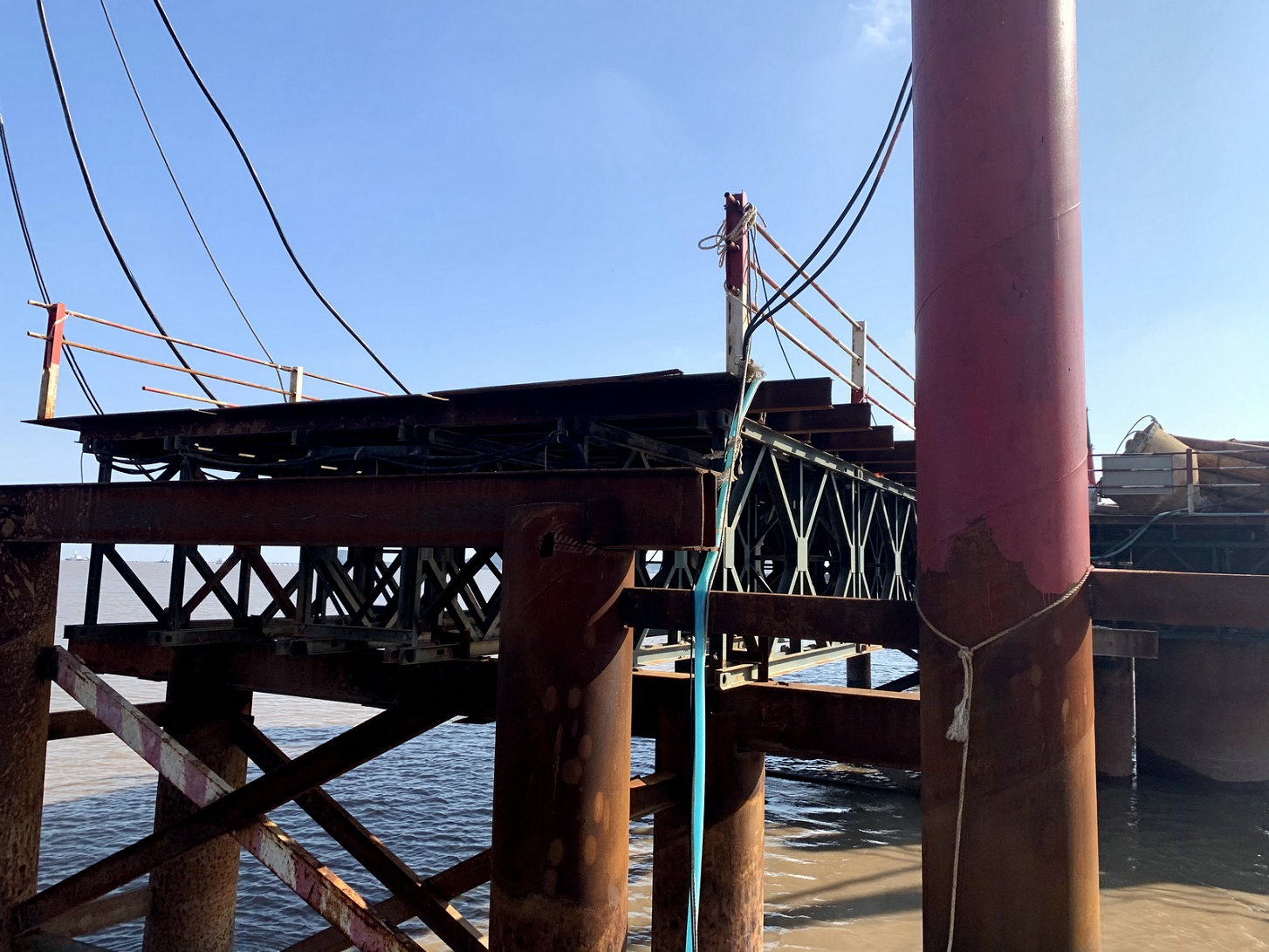 海上施工平臺(tái)、支棧橋、主棧橋