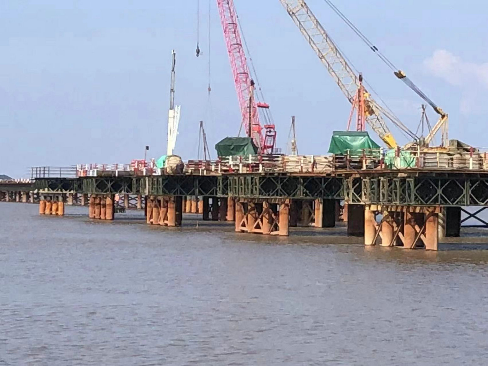海上施工平臺(tái)、支棧橋、主棧橋