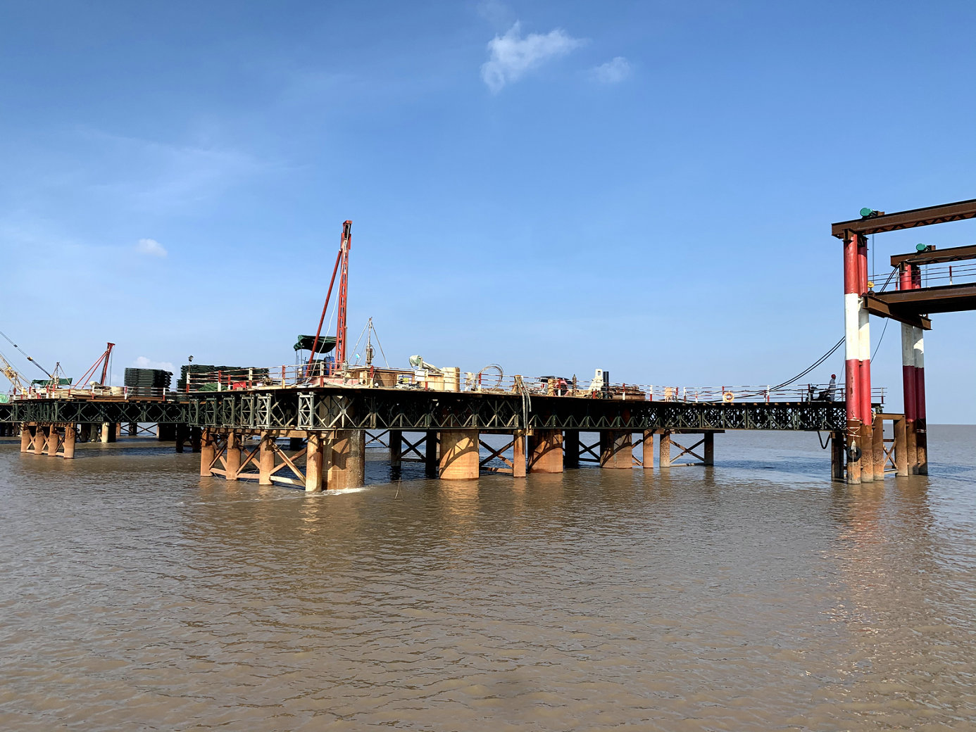 海上施工平臺(tái)、支棧橋、主棧橋